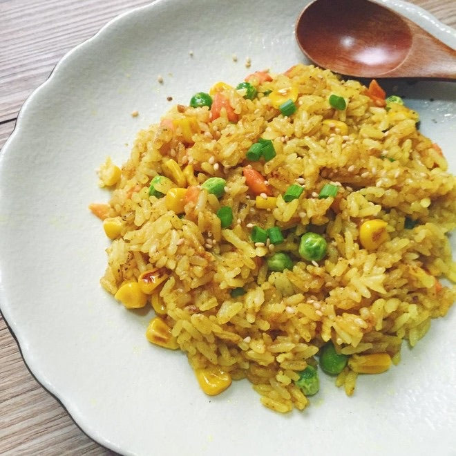 Arroz frito con curry